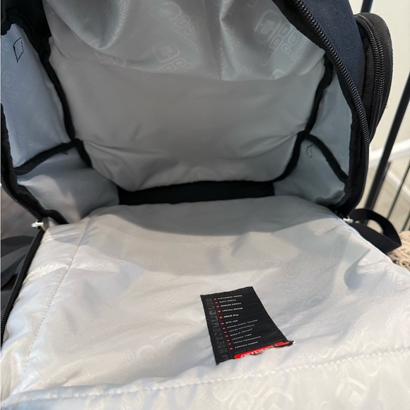 Ogio Backpack - Picture 4 of 6